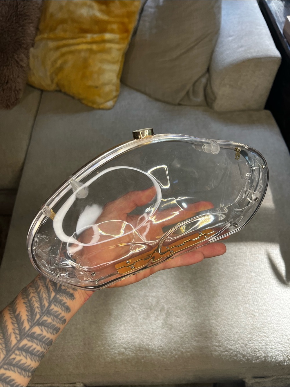 Clear Clamshell Clutch Bag with Gold Chain - Picture 3 of 13